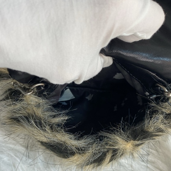 Marc by Marc Jacobs grey multi faux fur small purse. New with dust bag - Picture 8 of 11